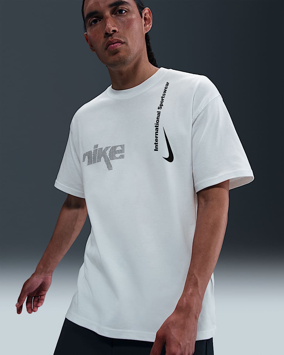 Nike NSW Max90 スウッシュロゴ グラフィック Tシャツ Nike Sportswear Max90 T-Shirt. Nike.com